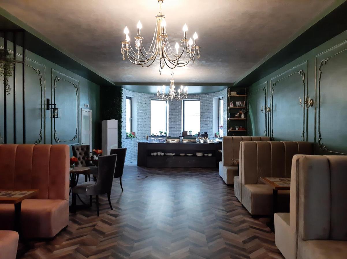 Sb River Hotels Atyrau Bagian luar foto